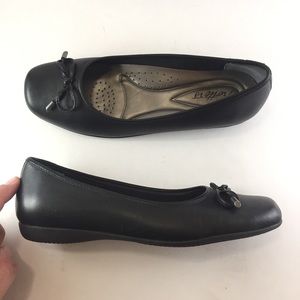 Trotters Women’s Sante Black Ballet Flat Size 7